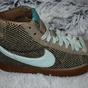 Nike Womens Blazer 73 Premium Tweed Size 7